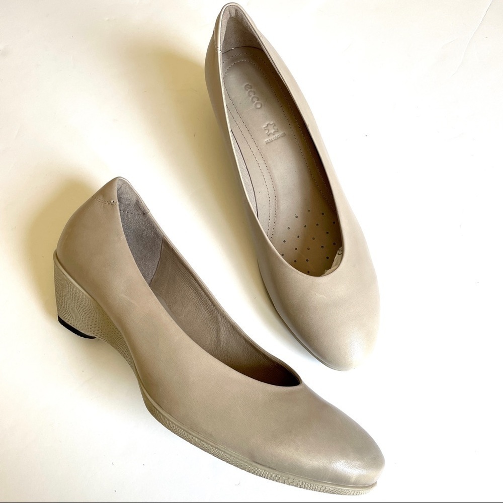 Ecco Grey Round Toe Wedge size 42